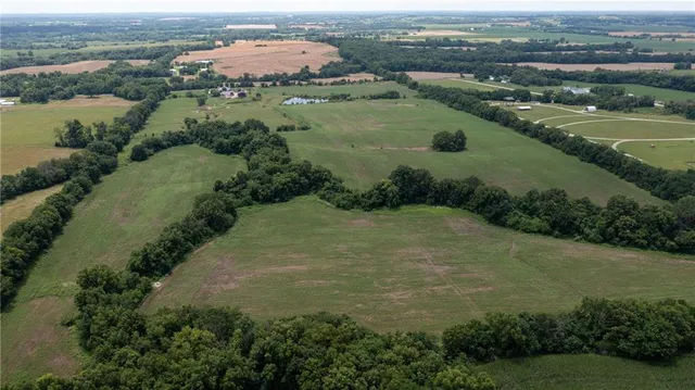 $537,600 | Tbd Northwest Tbd Nw Mm Highway, Urich, MO 64788