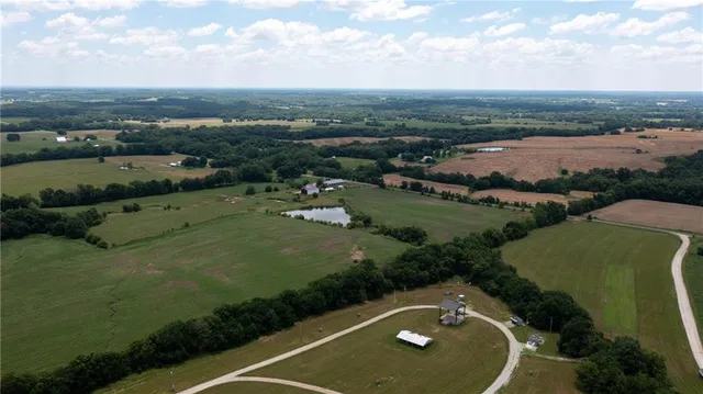 $537,600 | Tbd Northwest Tbd Nw Mm Highway, Urich, MO 64788