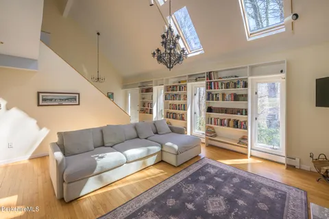 $1,500,000 | 140 Beartown Mountain Road, Monterey, MA 01245