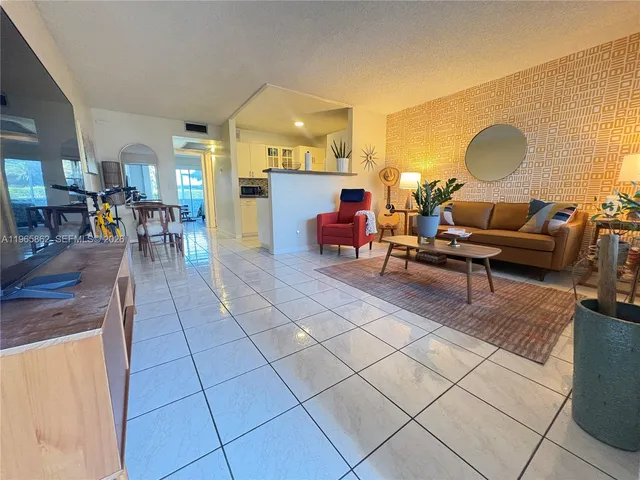 $1,550 | 13250 Southwest 4th Court, Unit 110G, Pembroke Pines, FL 33027