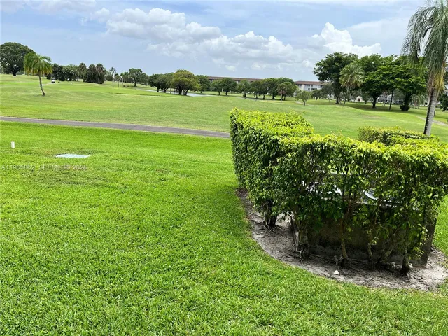 $1,550 | 13250 Southwest 4th Court, Unit 110G, Pembroke Pines, FL 33027