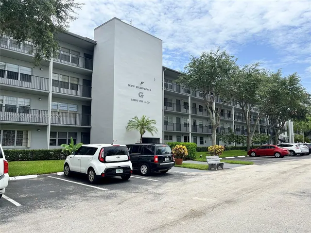 $1,550 | 13250 Southwest 4th Court, Unit 110G, Pembroke Pines, FL 33027