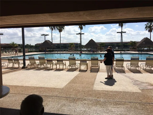 $1,550 | 13250 Southwest 4th Court, Unit 110G, Pembroke Pines, FL 33027