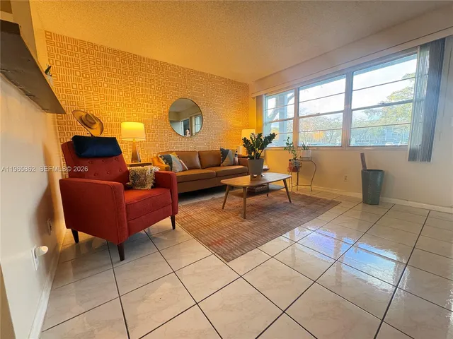 $1,550 | 13250 Southwest 4th Court, Unit 110G, Pembroke Pines, FL 33027