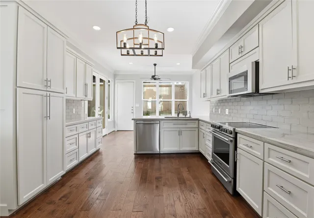 $599,000 | 7535 Olympia Drive, Houston, TX 77063