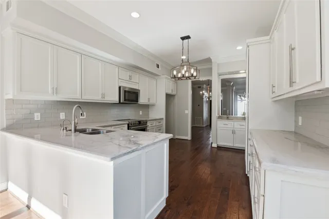 $599,000 | 7535 Olympia Drive, Houston, TX 77063