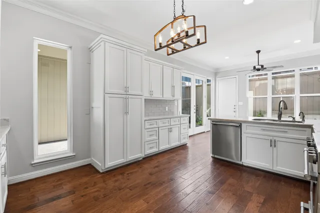 $599,000 | 7535 Olympia Drive, Houston, TX 77063