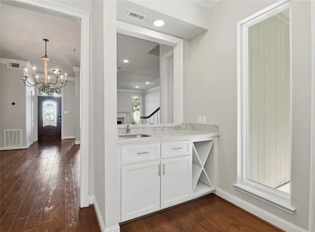 $599,000 | 7535 Olympia Drive, Houston, TX 77063