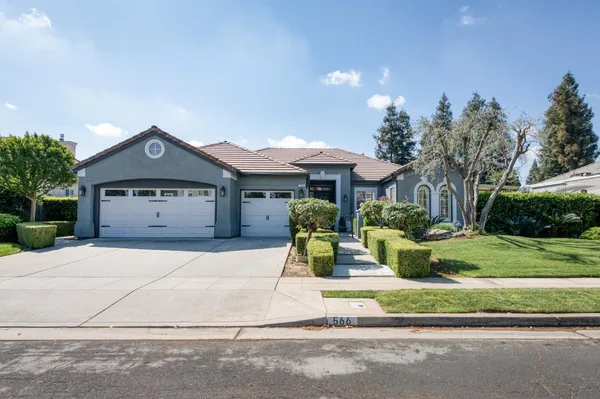 $799,900 | 566 West Enterprise Avenue, Clovis, CA 93619