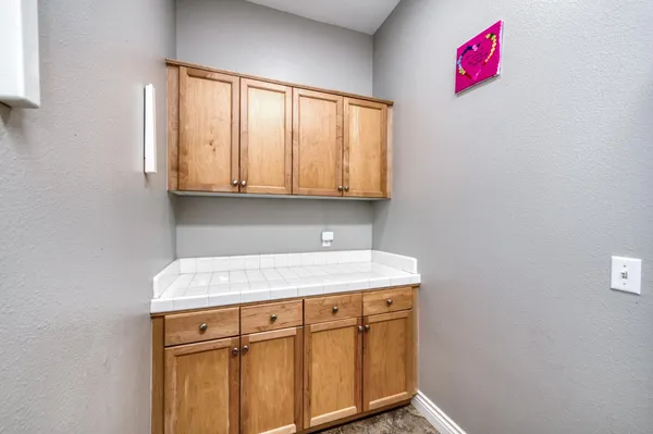 $799,900 | 566 West Enterprise Avenue, Clovis, CA 93619