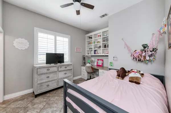 $799,900 | 566 West Enterprise Avenue, Clovis, CA 93619