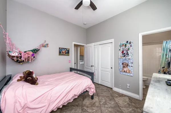 $799,900 | 566 West Enterprise Avenue, Clovis, CA 93619