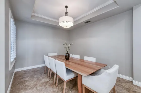 $799,900 | 566 West Enterprise Avenue, Clovis, CA 93619