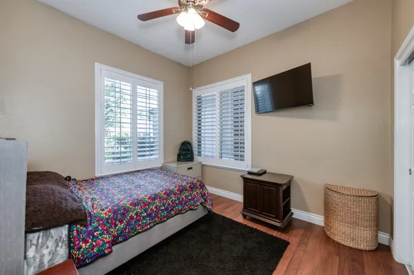 $799,900 | 566 West Enterprise Avenue, Clovis, CA 93619