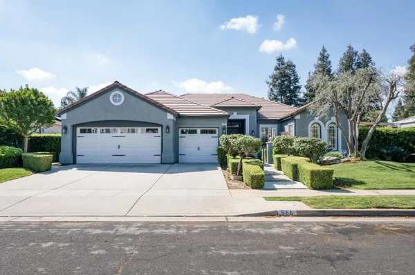 $799,900 | 566 West Enterprise Avenue, Clovis, CA 93619