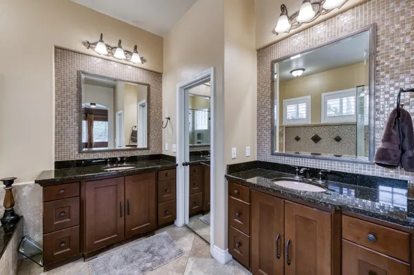 $799,900 | 566 West Enterprise Avenue, Clovis, CA 93619