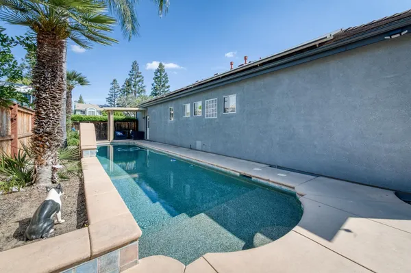 $799,900 | 566 West Enterprise Avenue, Clovis, CA 93619