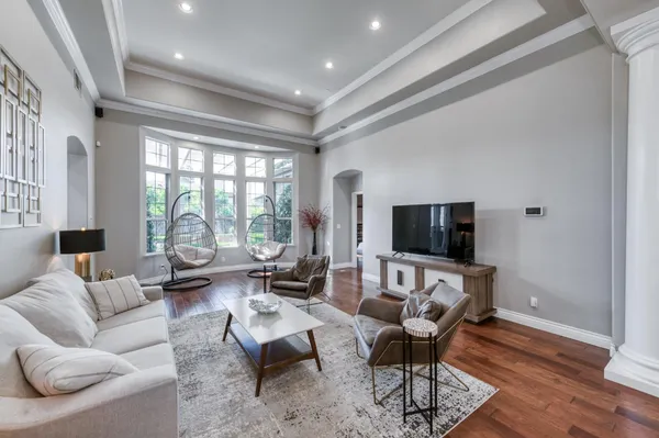 $799,900 | 566 West Enterprise Avenue, Clovis, CA 93619