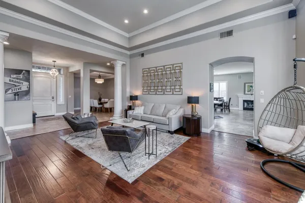 $799,900 | 566 West Enterprise Avenue, Clovis, CA 93619