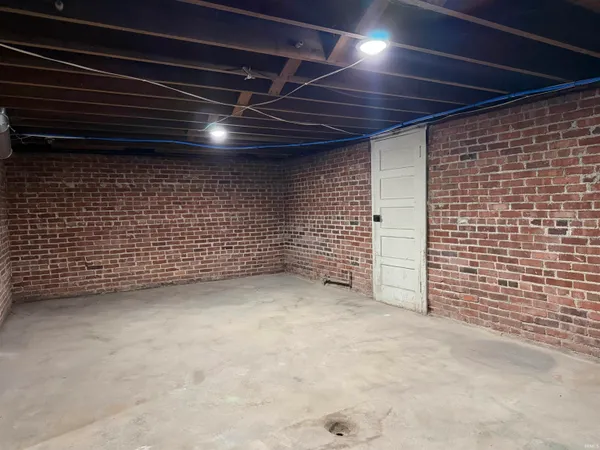 $279,900 | 212 West Madison Street, Tipton, IN 46072