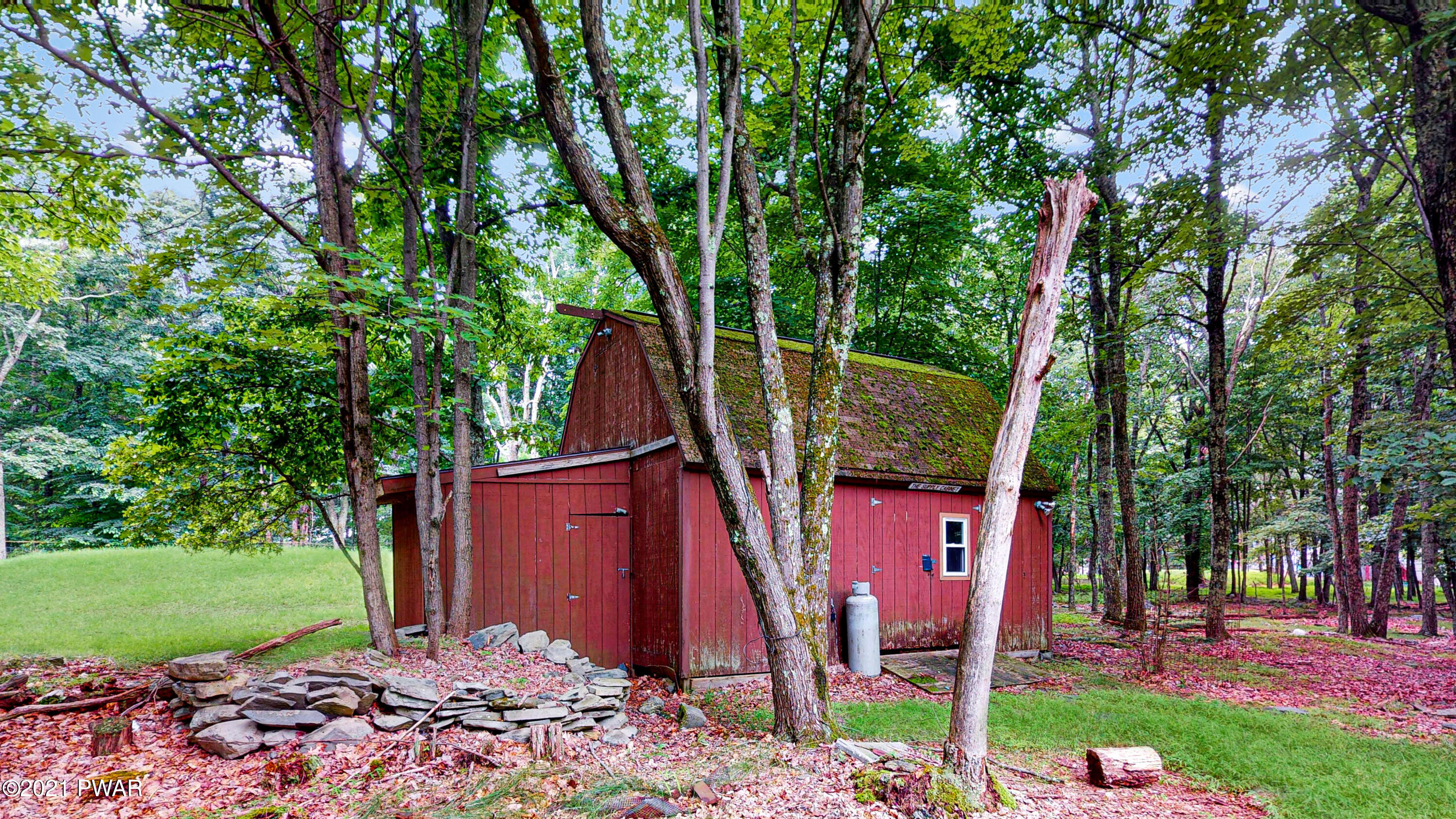 4449 Pine Ridge Drive West Bushkill, PA 18324 - Photo 3 of 50
