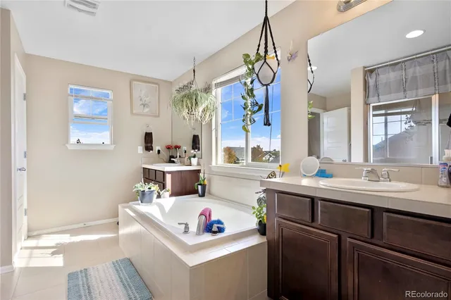 $634,900 | 463 North Jamestown Way, Aurora, CO 80018