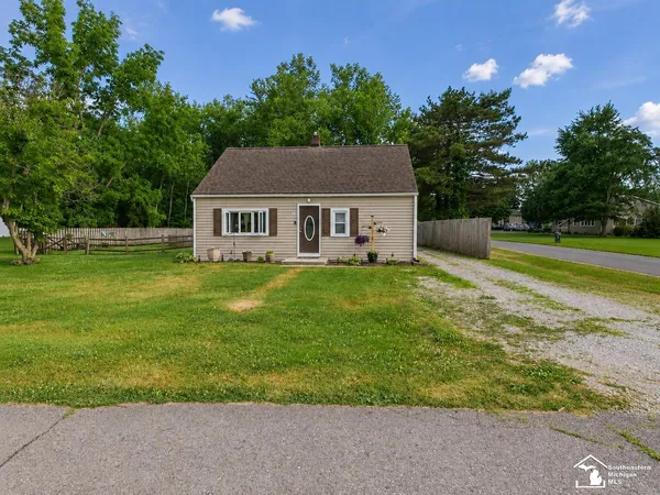 $169,900 | 83 West Madison Street, Petersburg, MI 49270