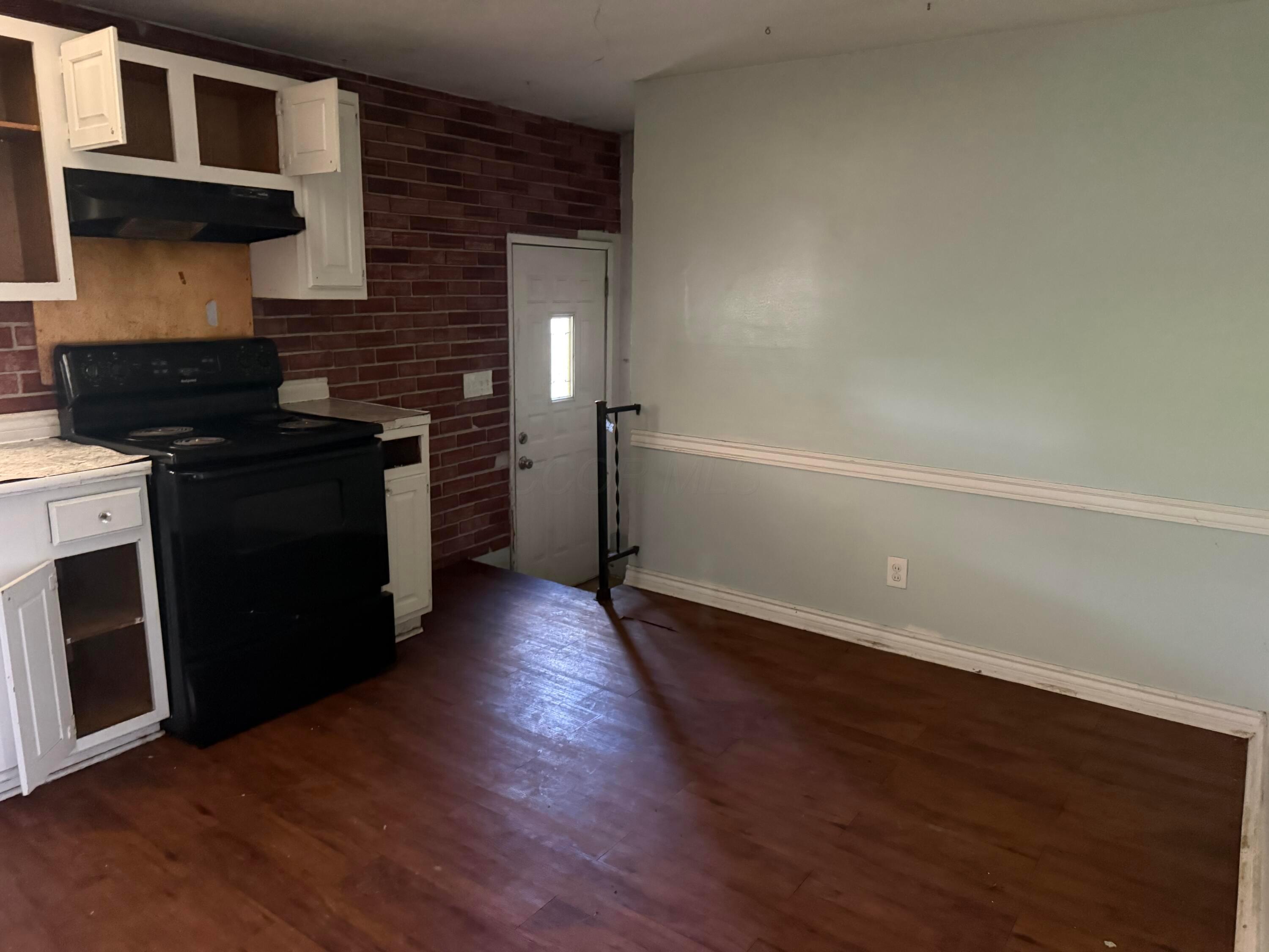3774 Lynward Road Columbus, OH 43228 - Photo 3 of 16