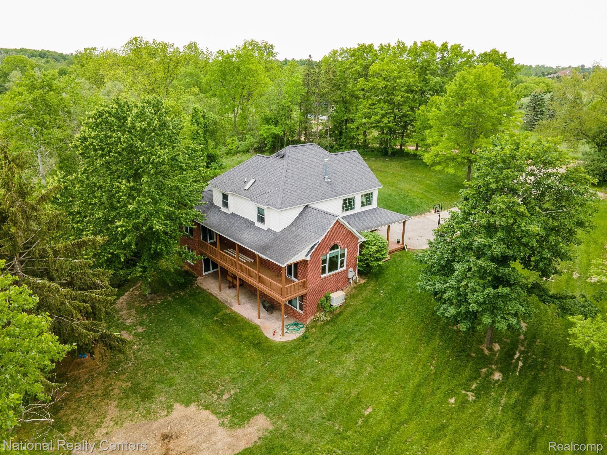 1280 Inwood Road Rochester, MI 48306 - Photo 41 of 47 Tranquil setting
