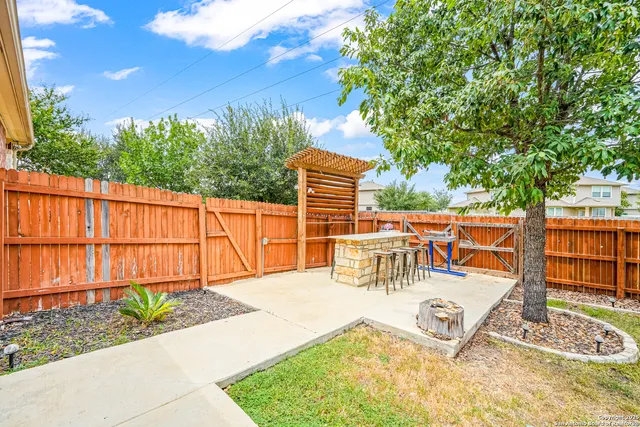 $525,000 | 449 Timber Crk Drive, Schertz, TX 78108