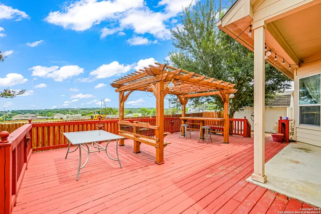 $525,000 | 449 Timber Crk Drive, Schertz, TX 78108