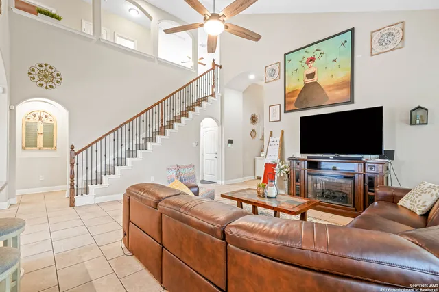 $525,000 | 449 Timber Crk Drive, Schertz, TX 78108