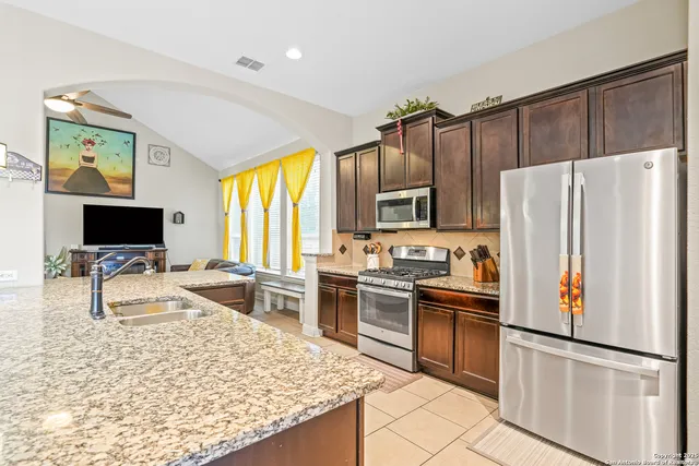 $525,000 | 449 Timber Crk Drive, Schertz, TX 78108