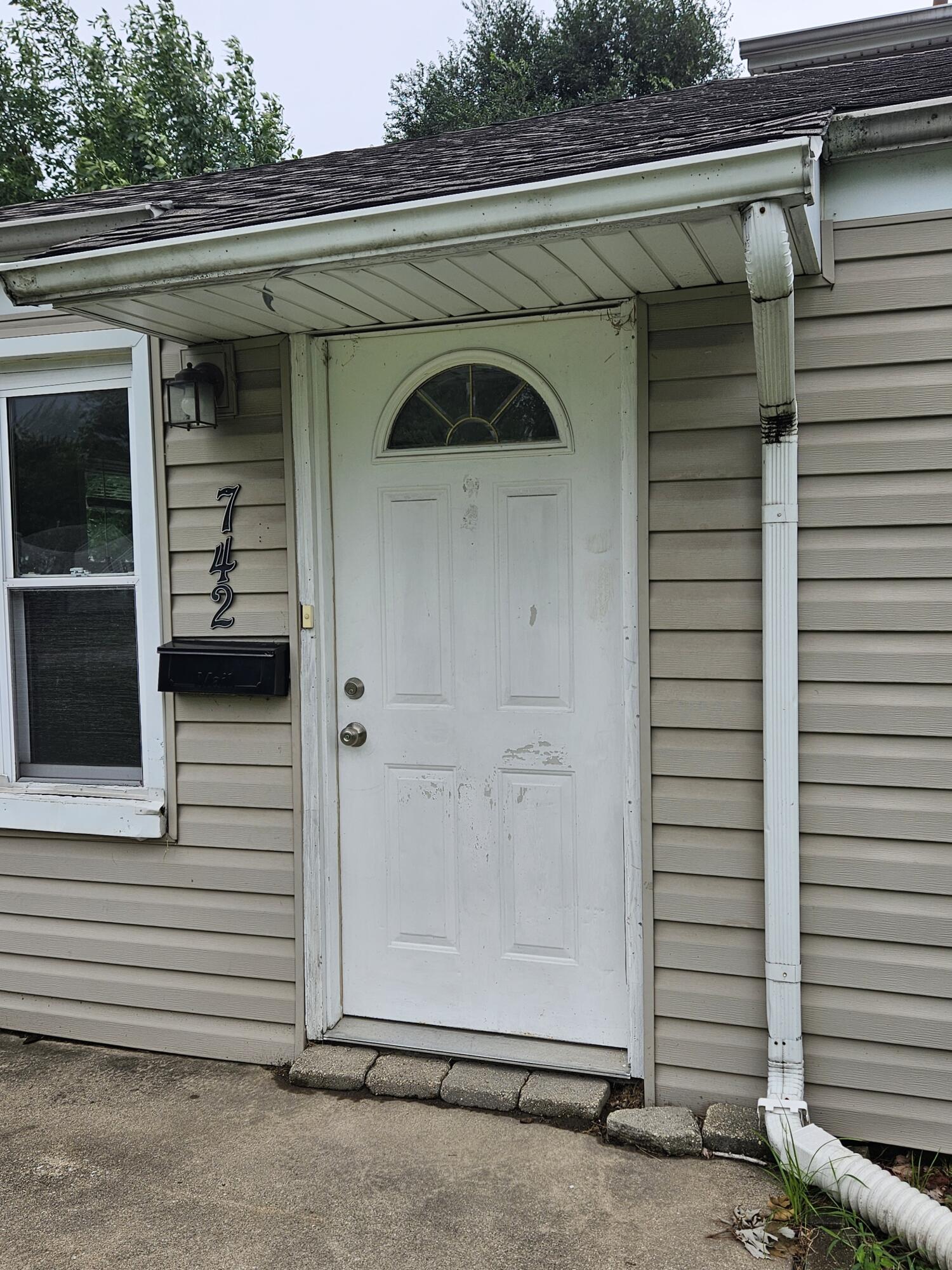 742 North Indiana Street Griffith, IN 46319 - Photo 3 of 17 1500x2000