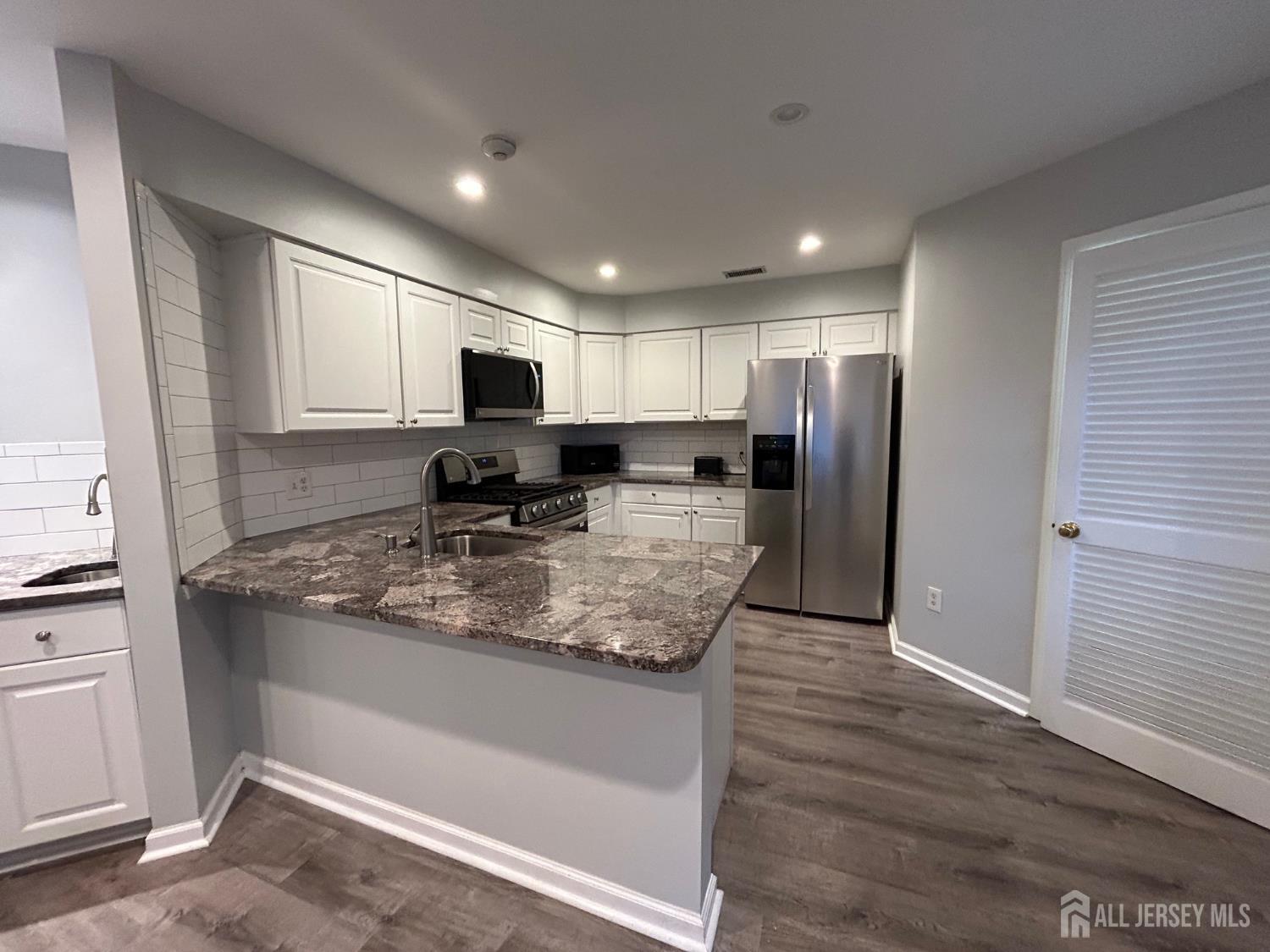 48 Winthrop Road, Unit B Monroe Township, NJ 08831 - Photo 13 of 49