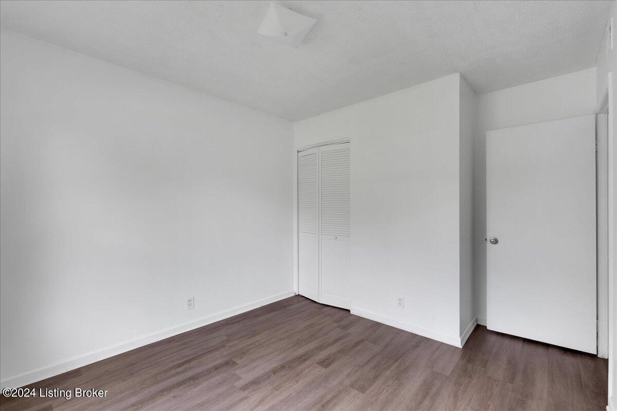 333 Mac Brae Road Louisville, KY 40214 - Photo 23 of 38 25-333 Mac Brae Rd-125