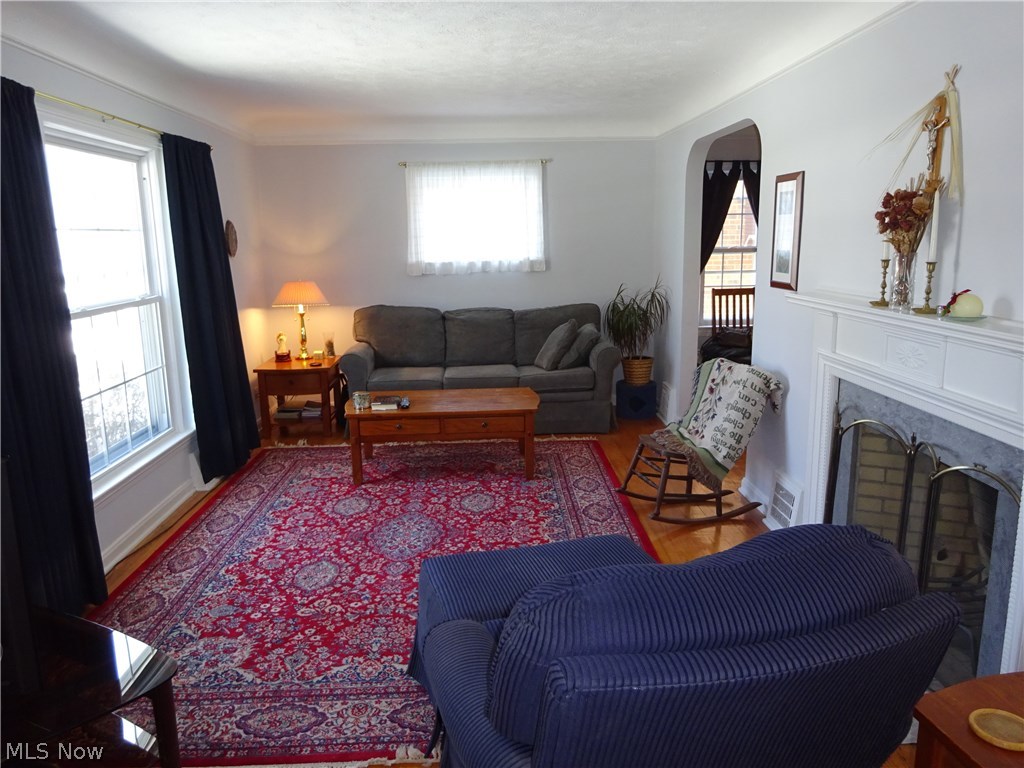 2320 Edgerton Road Cleveland, OH 44118 - Photo 3 of 25