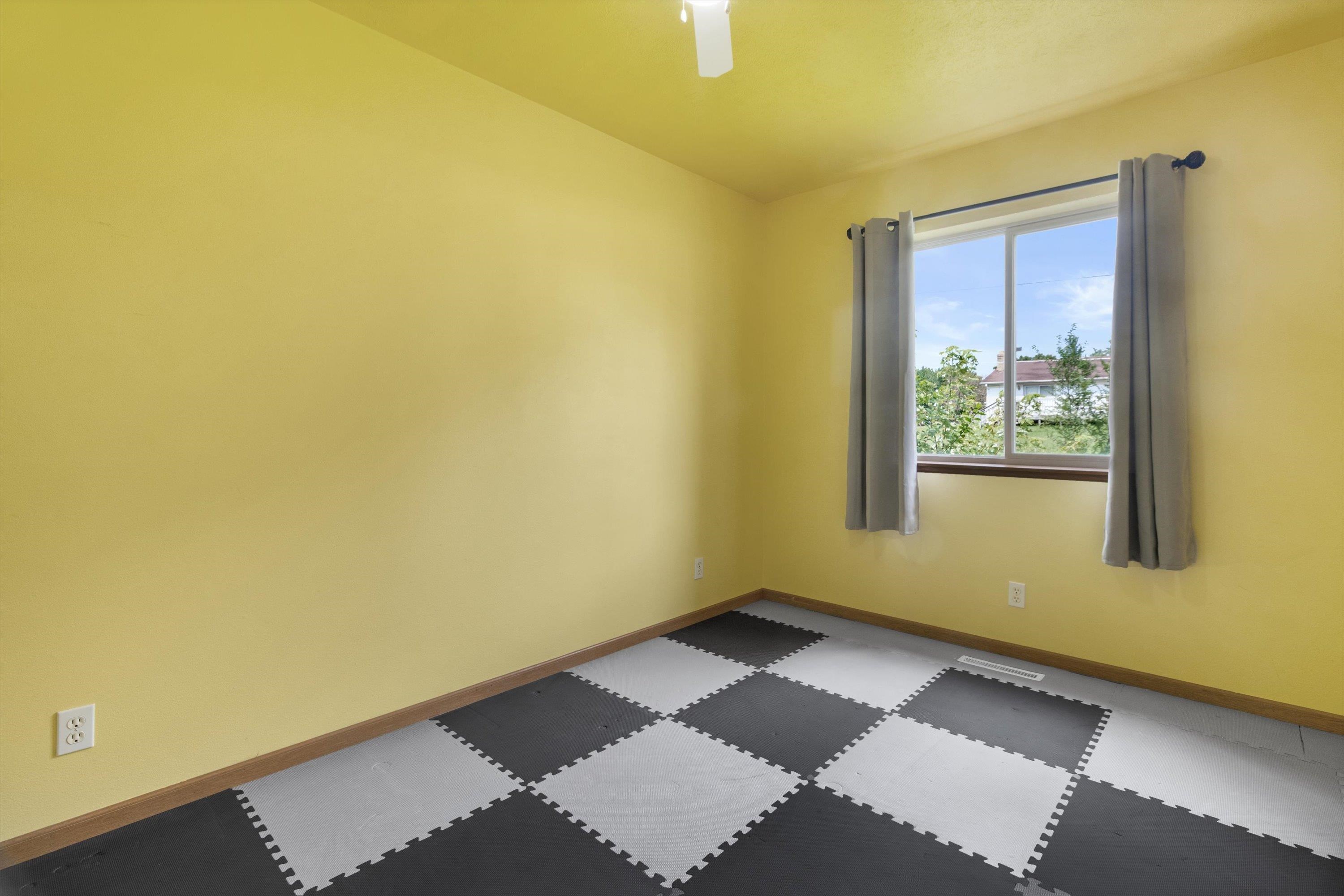 325 West Rice Beloit, WI 53511 - Photo 14 of 32 Gallery Image 14