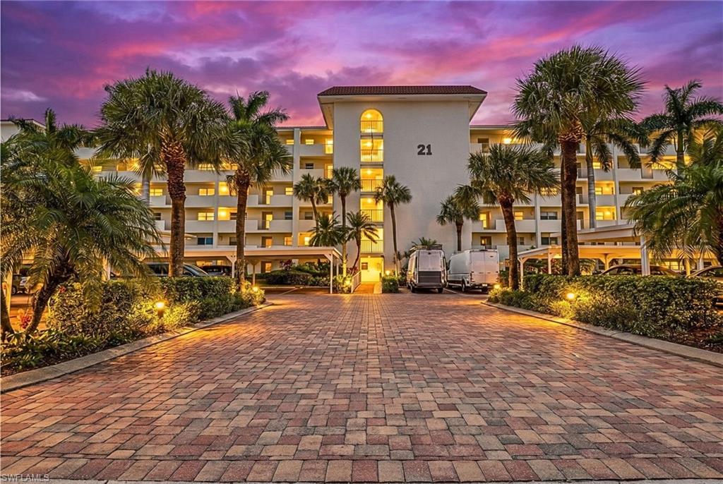 29 High Point Circle East, Unit 403 Naples, FL 34103 - Photo 38 of 50