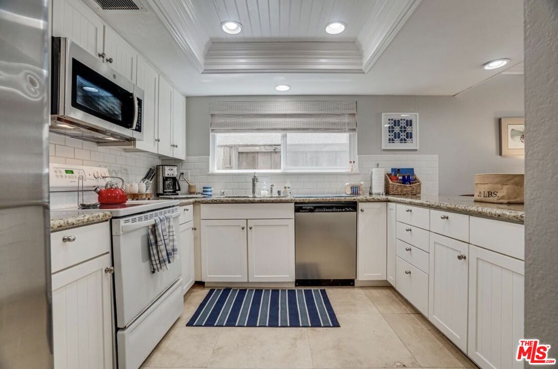 219 13th Street Huntington Beach, CA 92648 - Photo 2 of 16