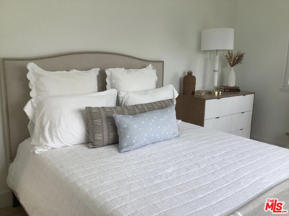 219 13th Street Huntington Beach, CA 92648 - Photo 7 of 16