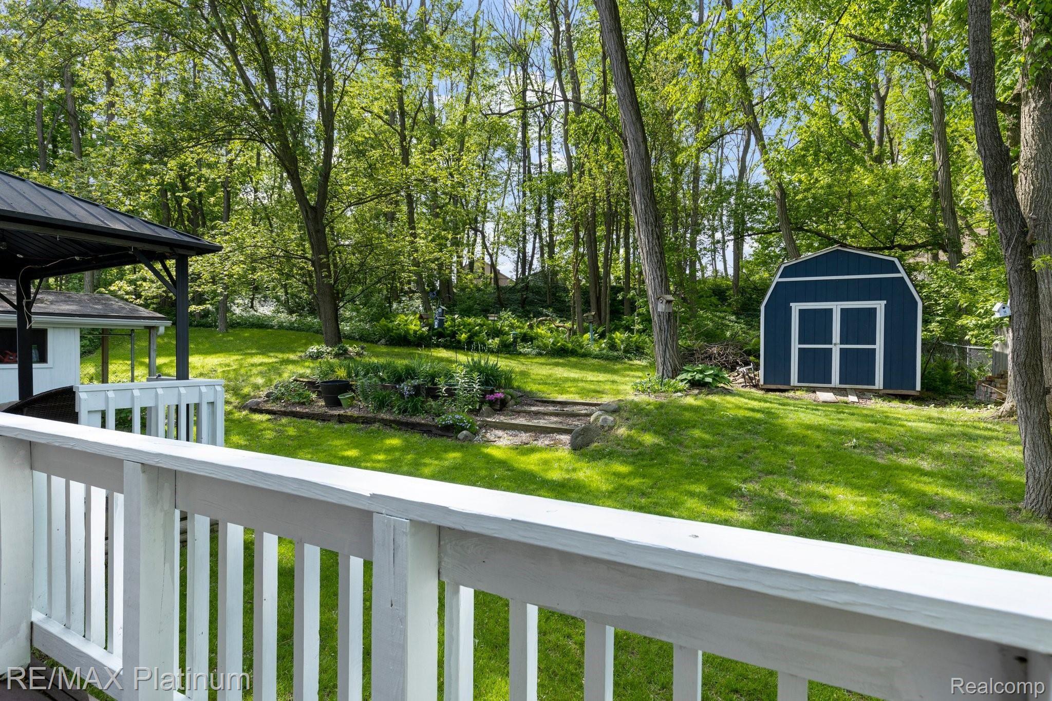 10116 Skeman Road Brighton, MI 48114 - Photo 12 of 48 12-web-or-mls-1P6A4519.jpg