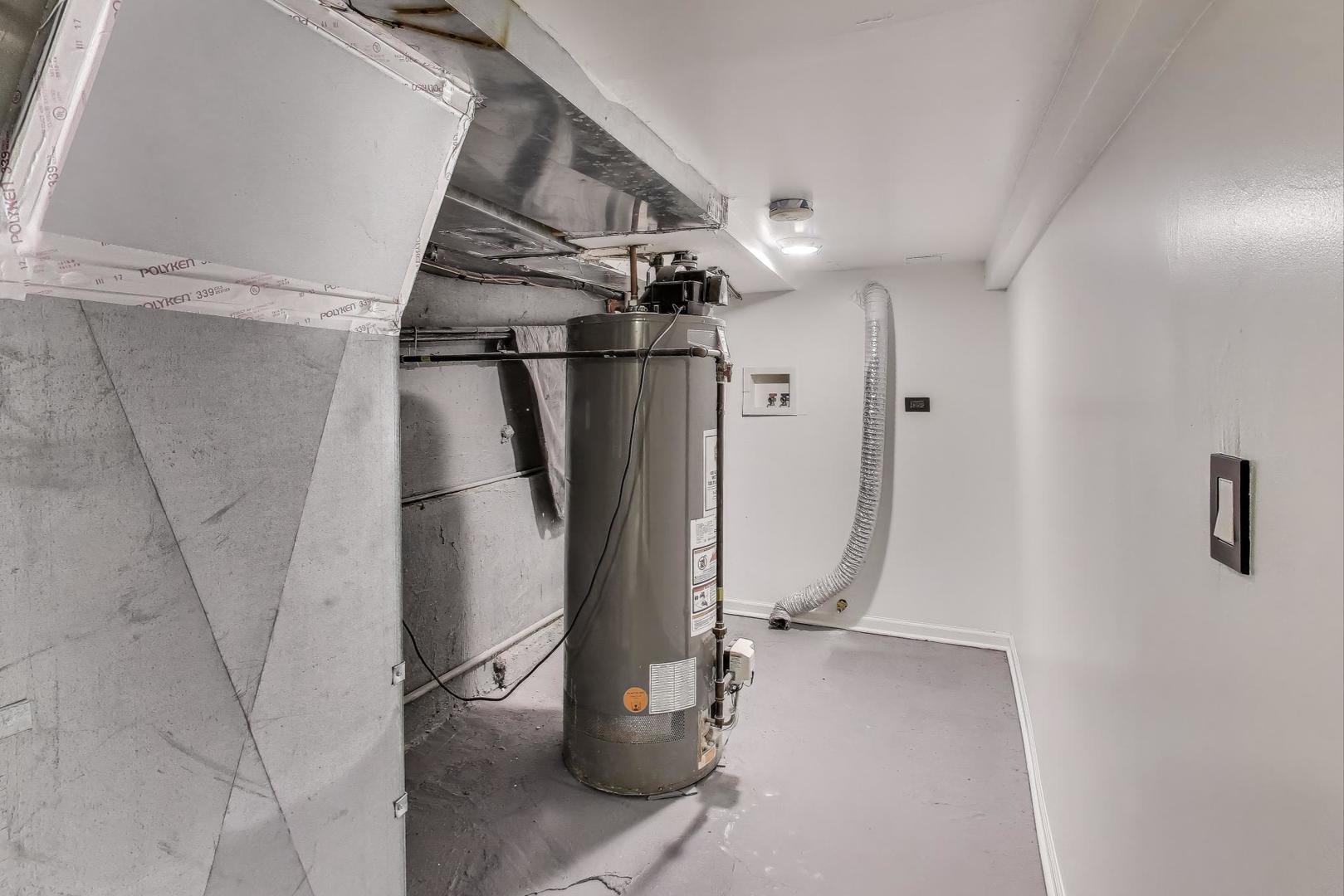 1117 West 57th Street Chicago, IL 60621 - Photo 21 of 24 a view of a room with white walls