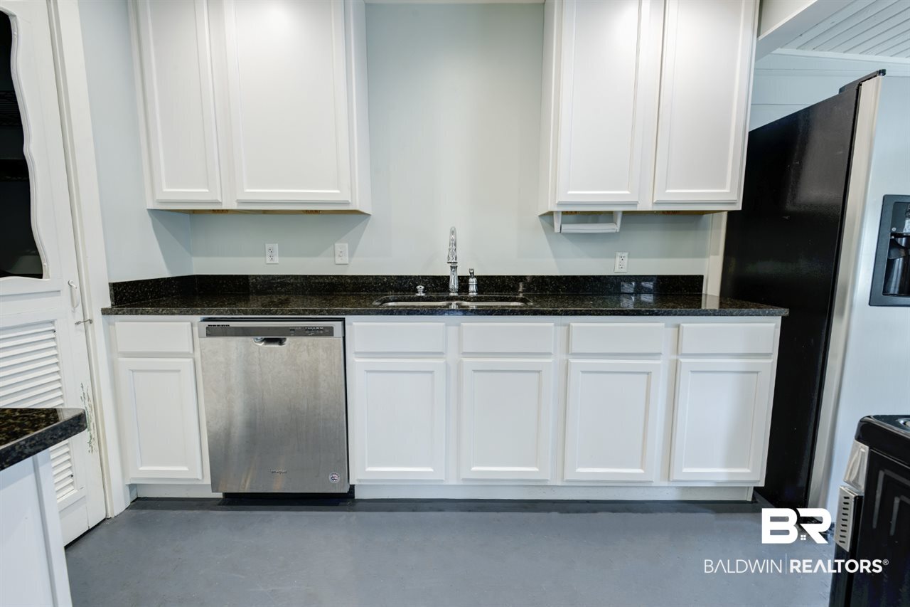 367 Azalea Street Fairhope, AL 36532 - Photo 4 of 22