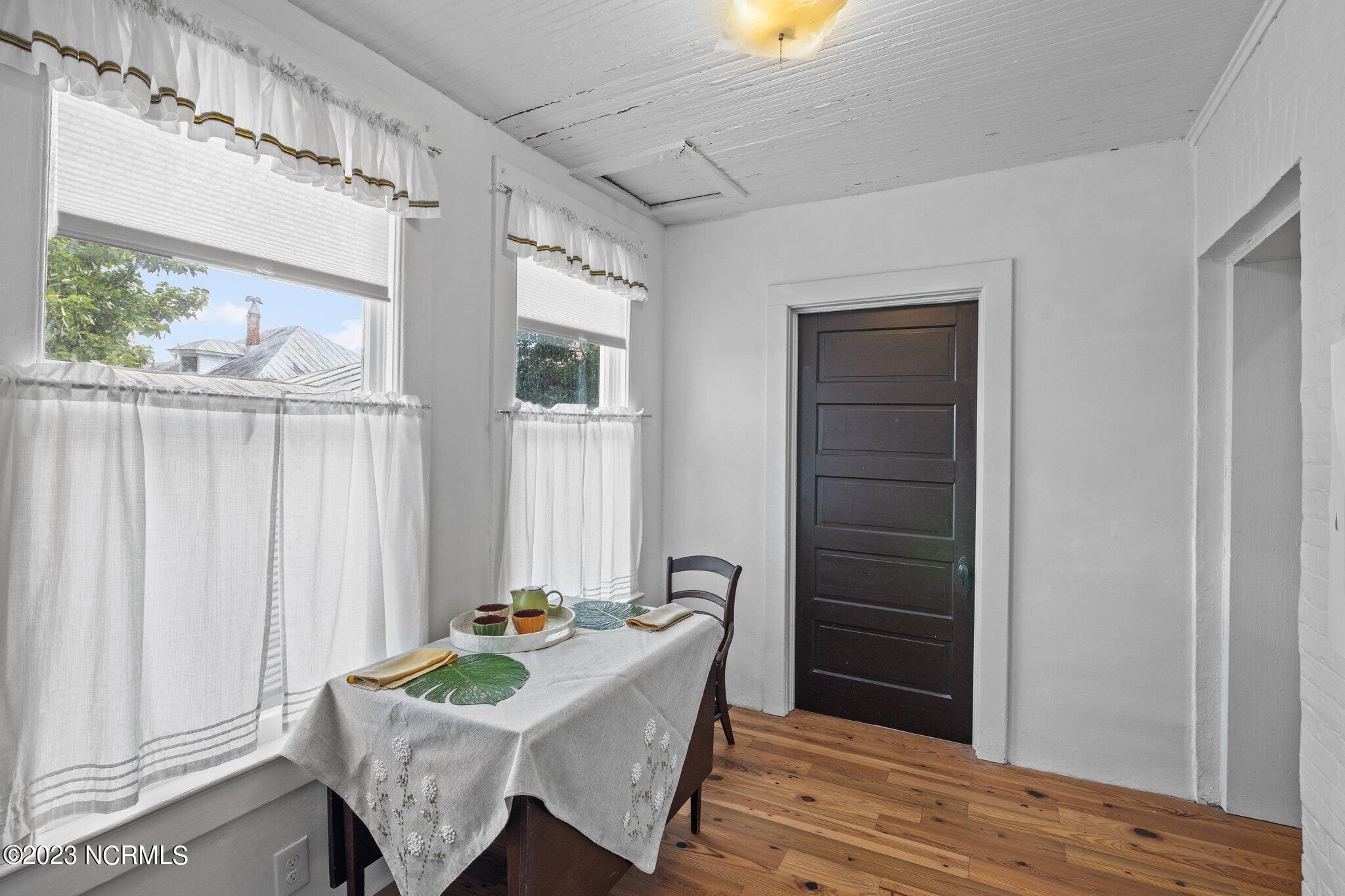 309 Johnson Street New Bern, NC 28560 - Photo 21 of 61 Breakfast room