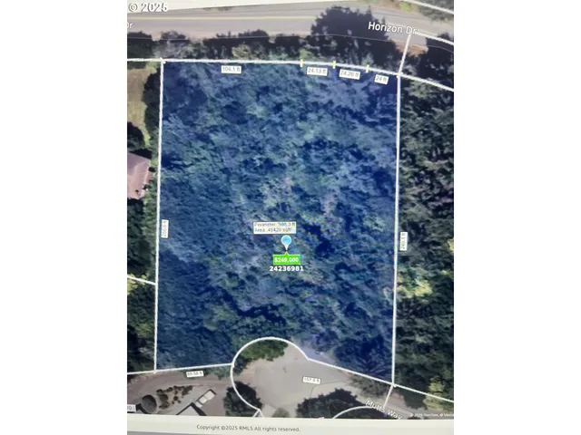 a picture of a bathroom