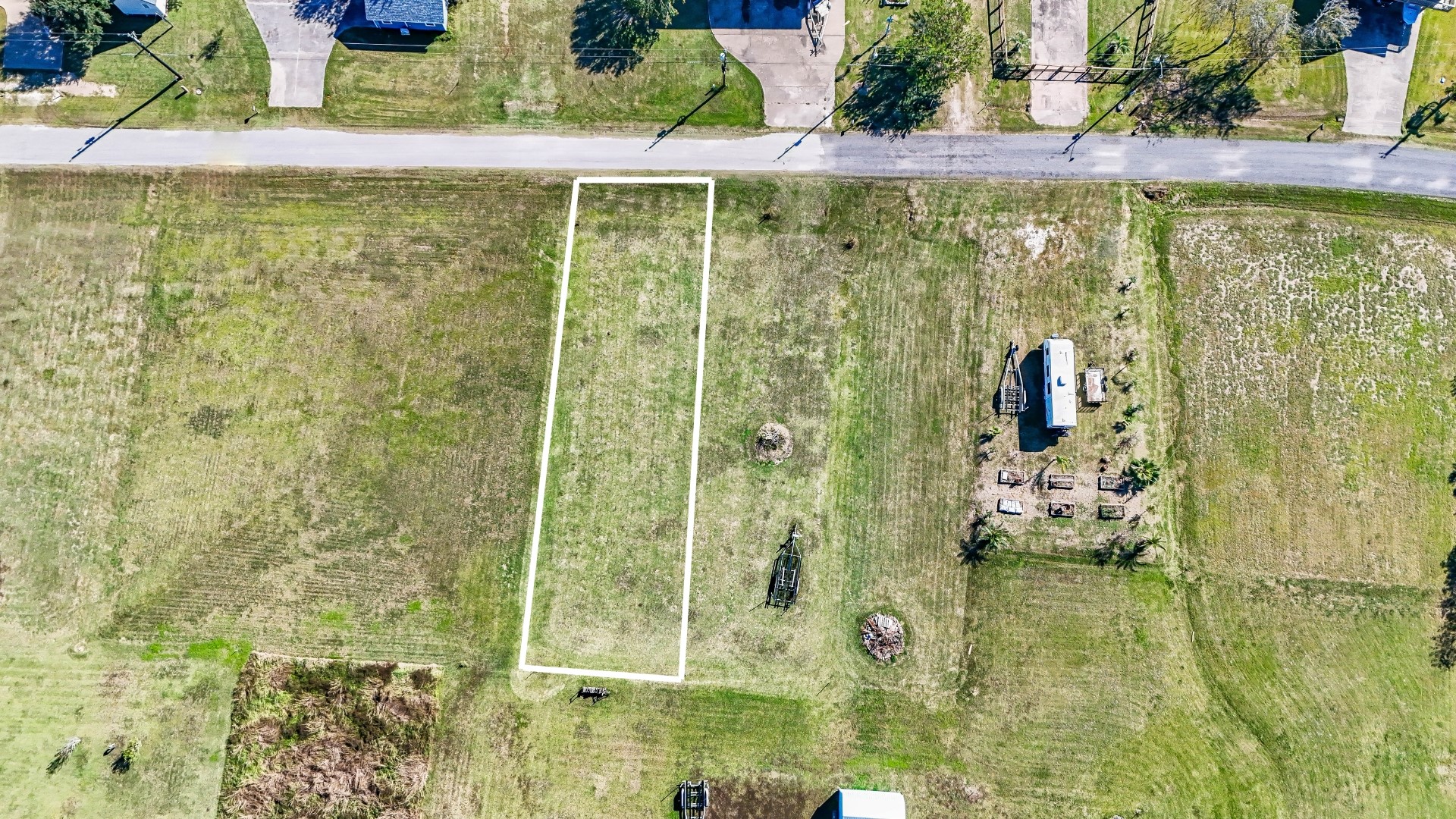 41 County Road 291 Sargent, TX 77414 - Photo 11 of 13 a bathroom with a shower