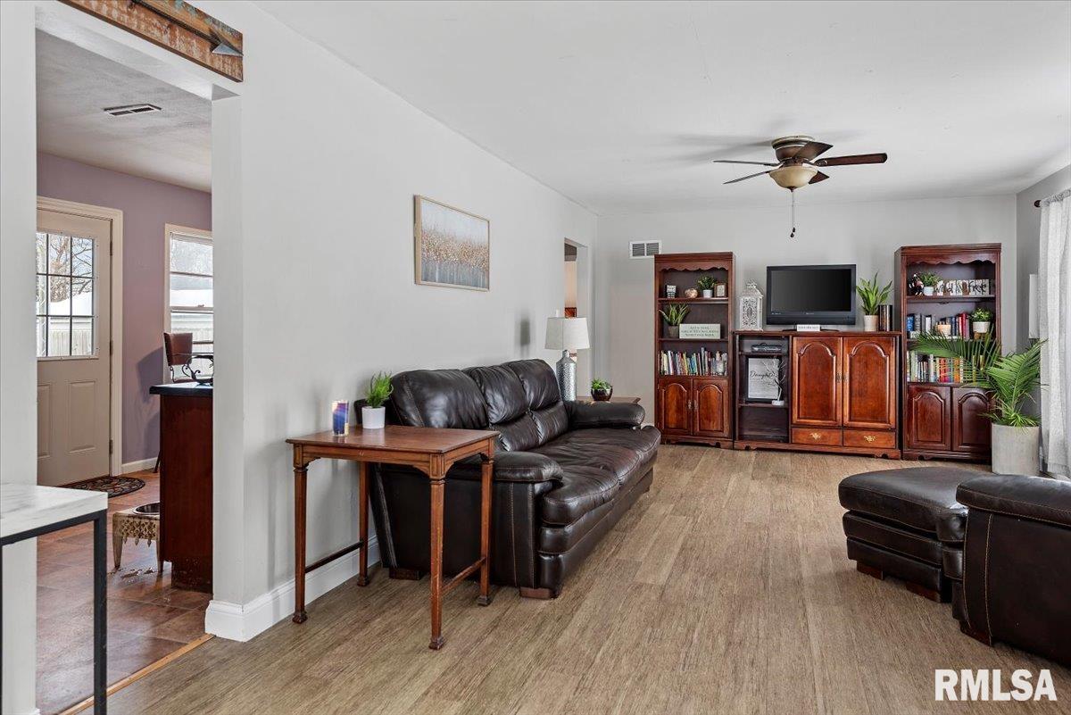 2501 South Walnut Street Springfield, IL 62704 - Photo 5 of 24