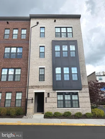 $1,249,888 | 7538 Sawyer Farm Way, Unit 1414, McLean, VA 22102