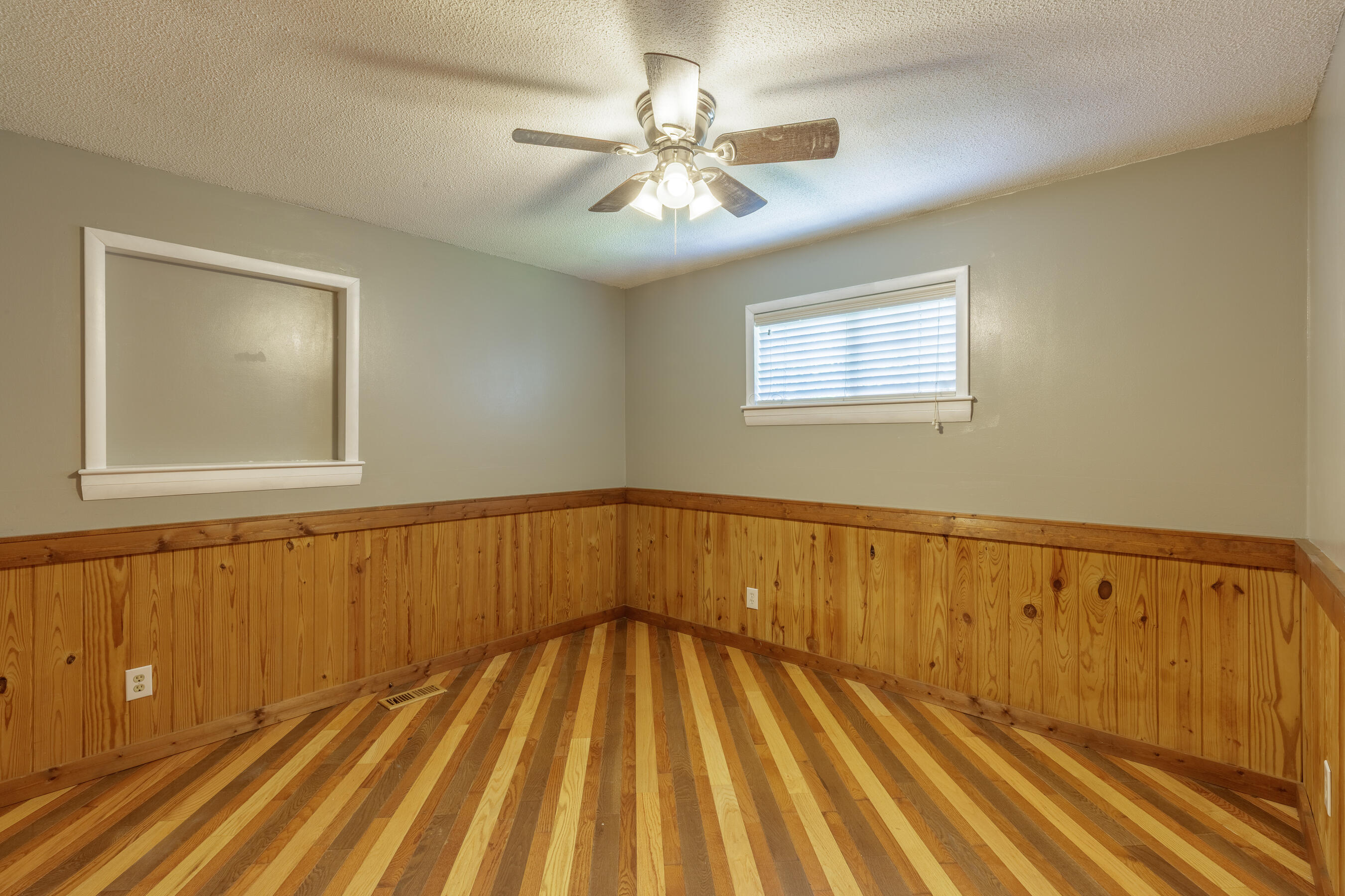 252 Valley View Drive Dunlap, TN 37327 - Photo 13 of 38 252 Valley View HD-23